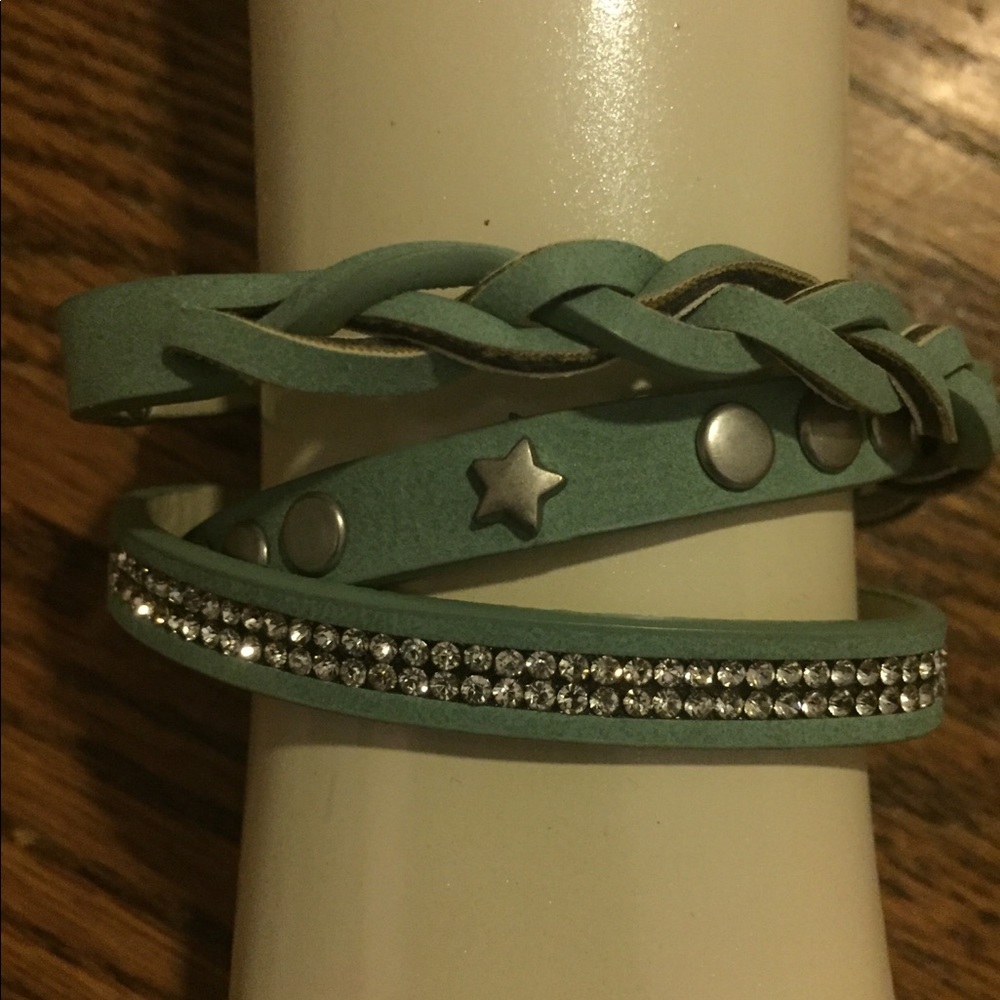 TRIPLE STRAP LEATHER STUDDED BRACELET